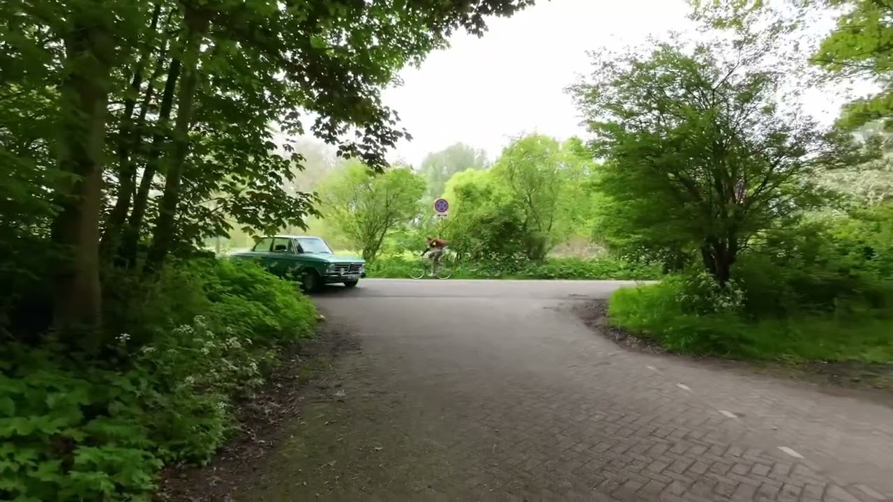 BMW 2002 tii Turkis drive by Heritage Cars Delft