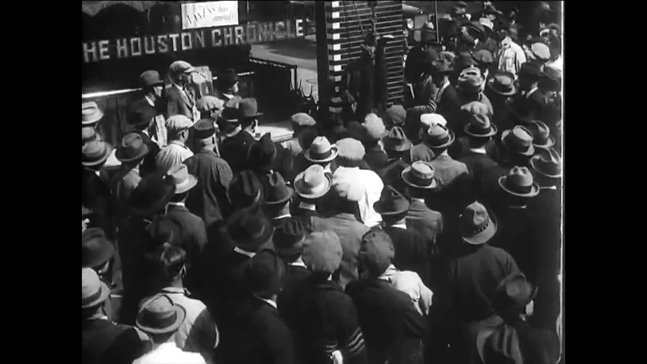 Straitjacket Escape, Houston, Texas (1923) Harry Houdini