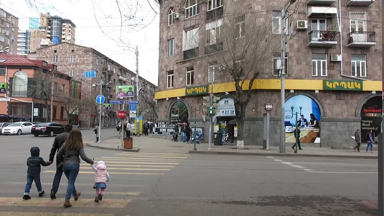 Yerevan, 12.03.17, Su, Nalbandyan+Tumanyanits, depi Erebuni