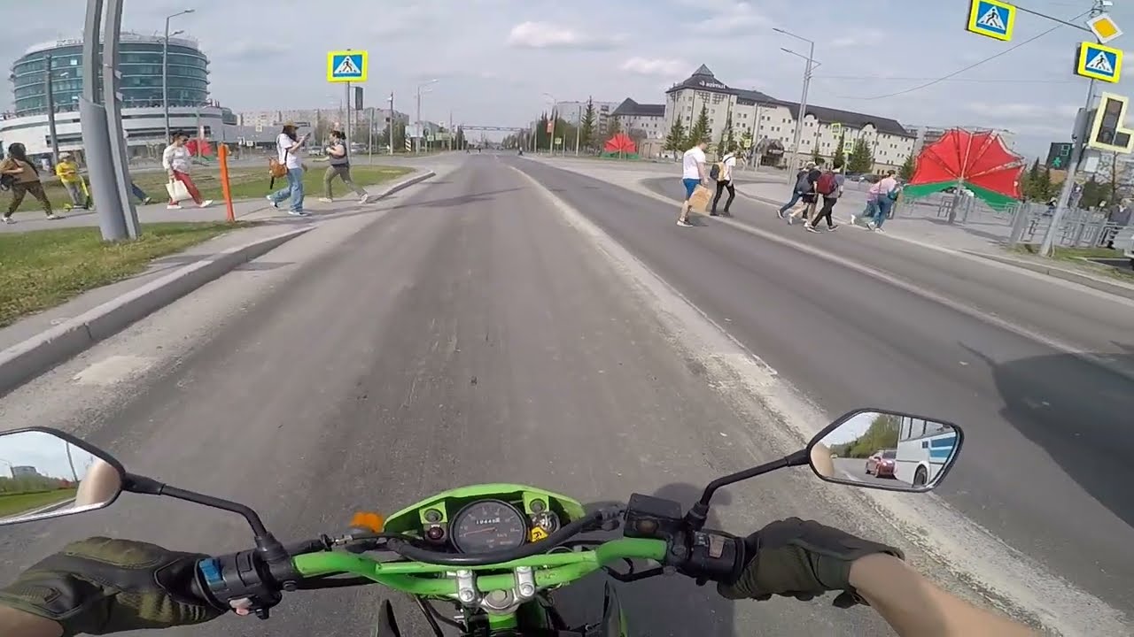 ПОКАТУШКА НА ГОРОДСКОМ КРОССАЧЕ KAWASAKI KSR  !