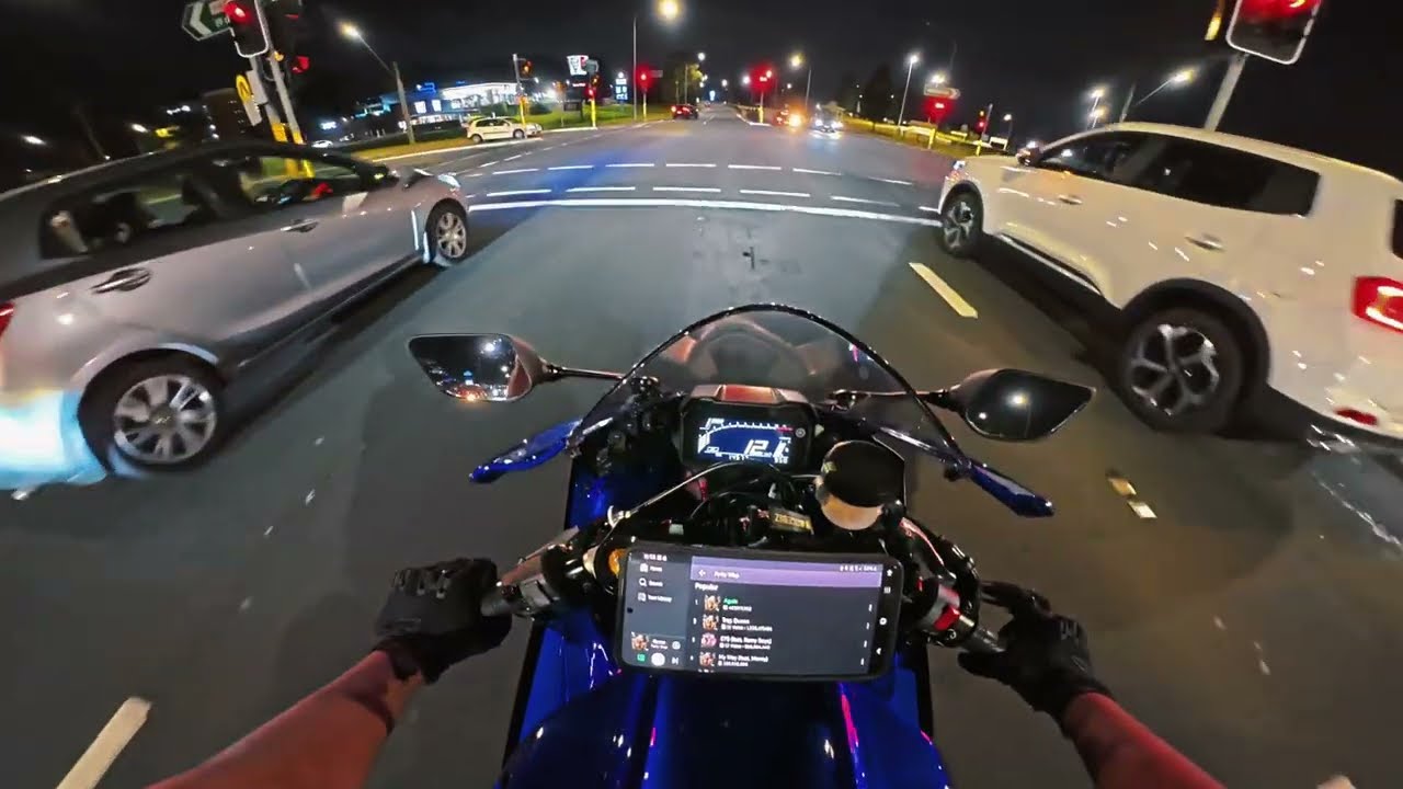 YAMAHA R7 PURE SOUND. Akrapovic Exhaust and Quickshifter.