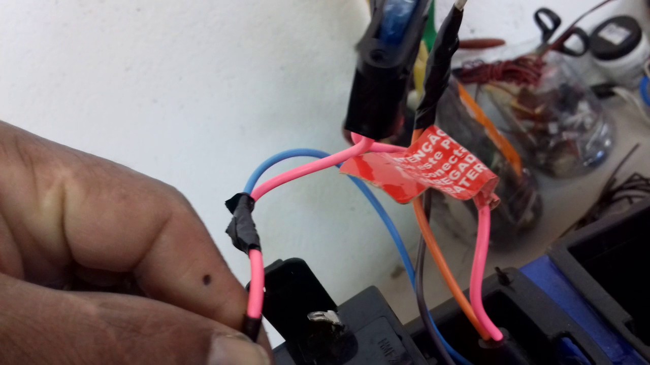 LM assistencia técnica consertando triciclo Bandeirantes