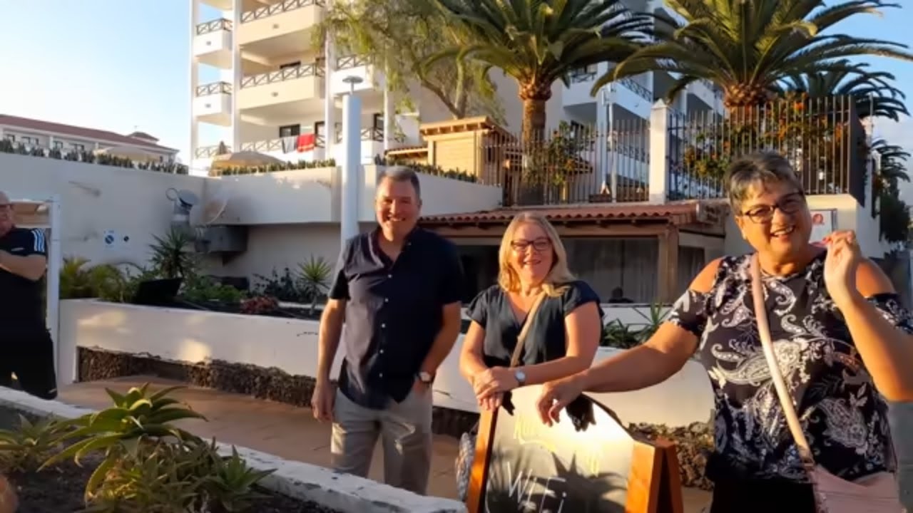 Tenerife Los Cristianos to Las Americas Walk to Parque de la Paz Bars Chatting to Lovely People
