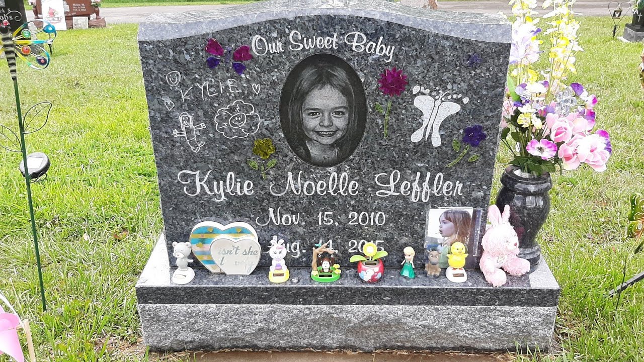 Faces in death--Cedar hill cemetery--Corydon,Indiana