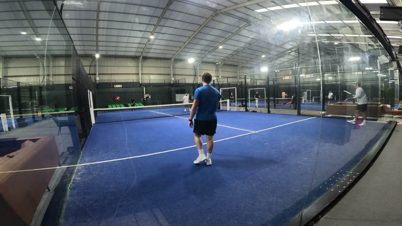 Playing one of the TOP players at Arturf Padel Arena