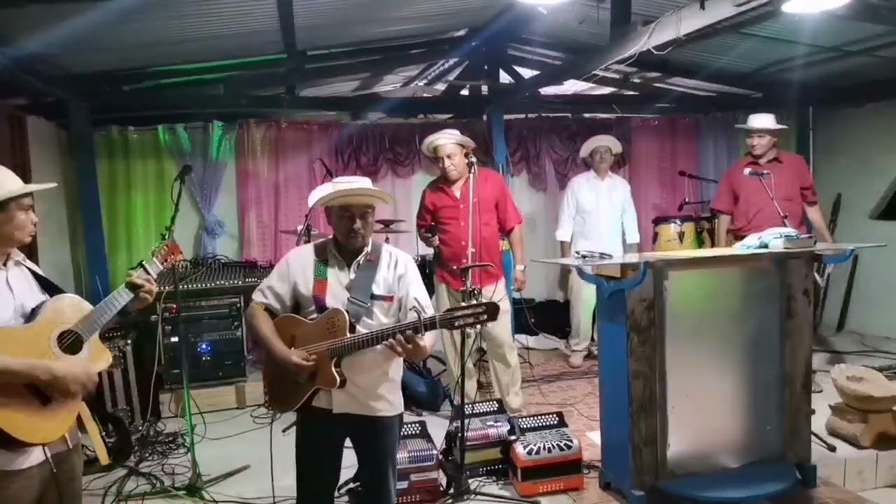 Presentación de décimas cantores y guitarristas cristiano de Panamá