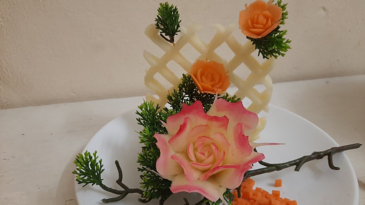 Hoa hồng c&aacute;nh xoăn từ đu đủ/Trimmed curly rose petals