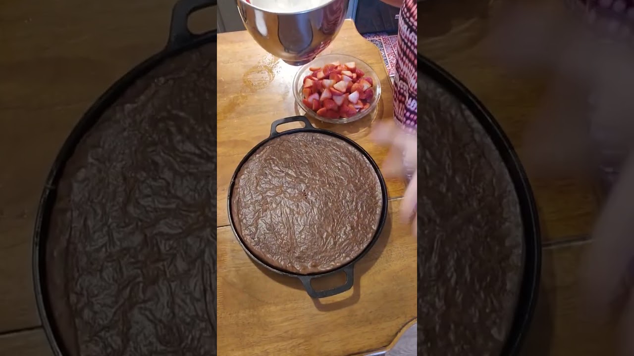 Брауни со вкусом клубники и сливочного сыра