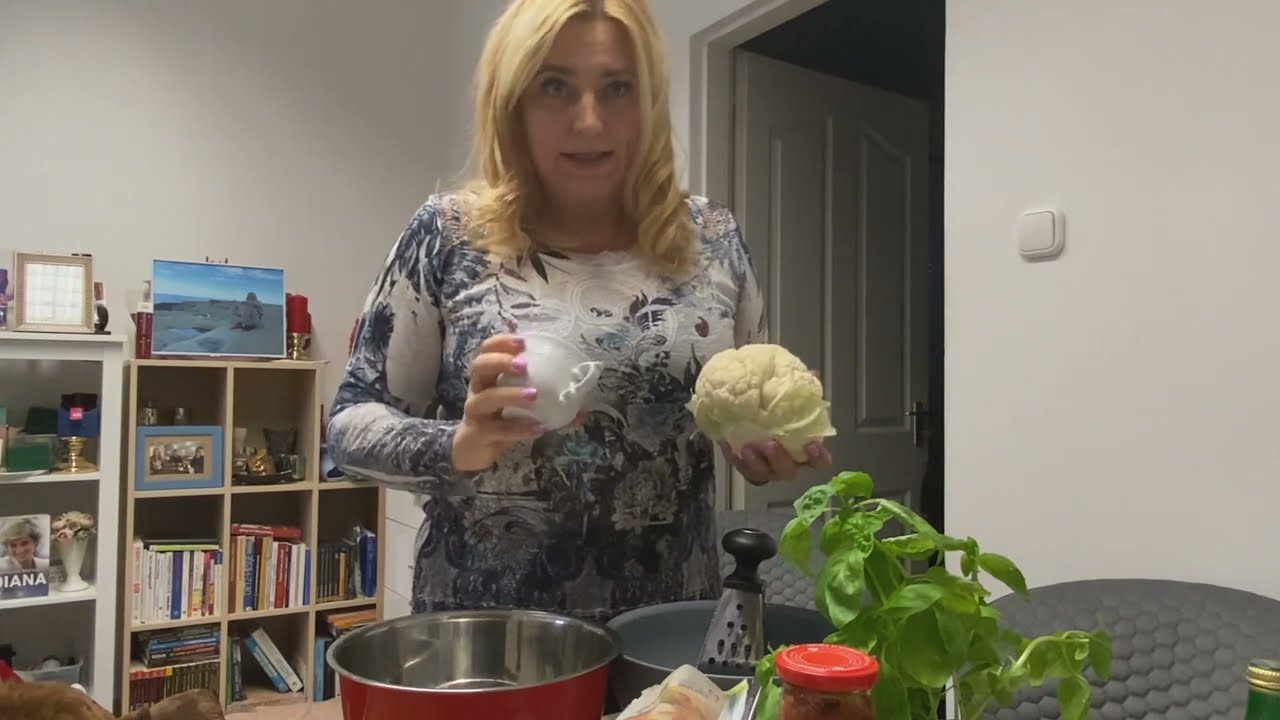 A világ legegészségesebb, fogyókúrás, ráadásul egyszerűen elkészíthető, KETO karfiol - pizzája!