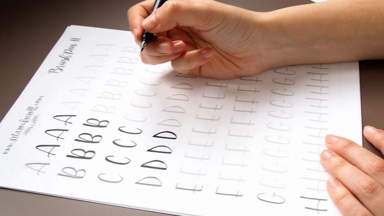 Curso Lettering 4 - Mayúsculas con Brush Pen