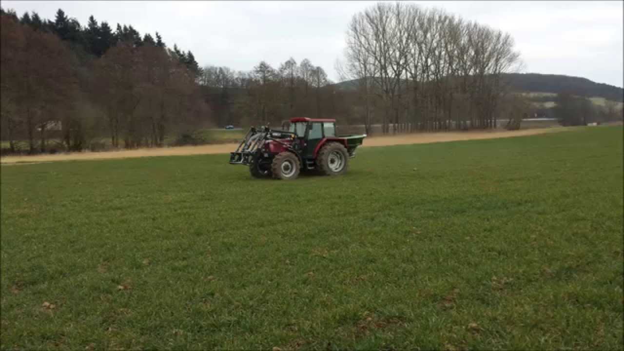 Dünger streuen 2015 mit Steyr 964 E und Amazone ZAF 603
