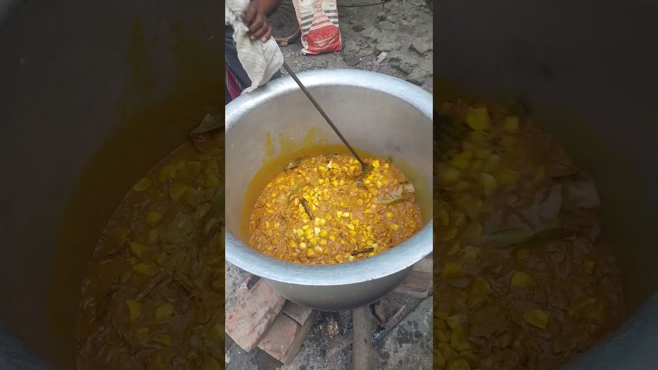 আজ আমাদের বাসার পাশে ইফতার আয়োজন।