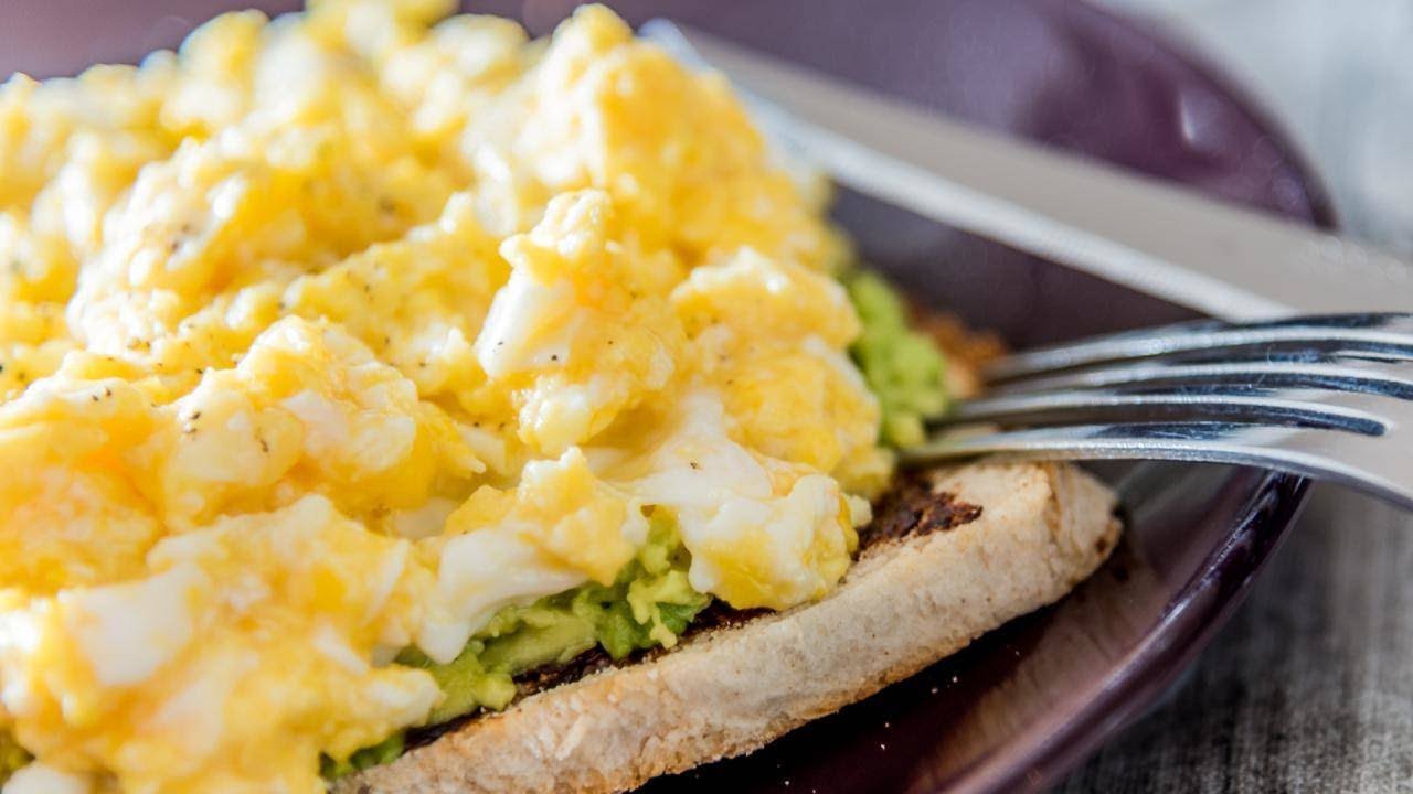 Kate Beckinsale's Creamy Eggs On Avocado Toast