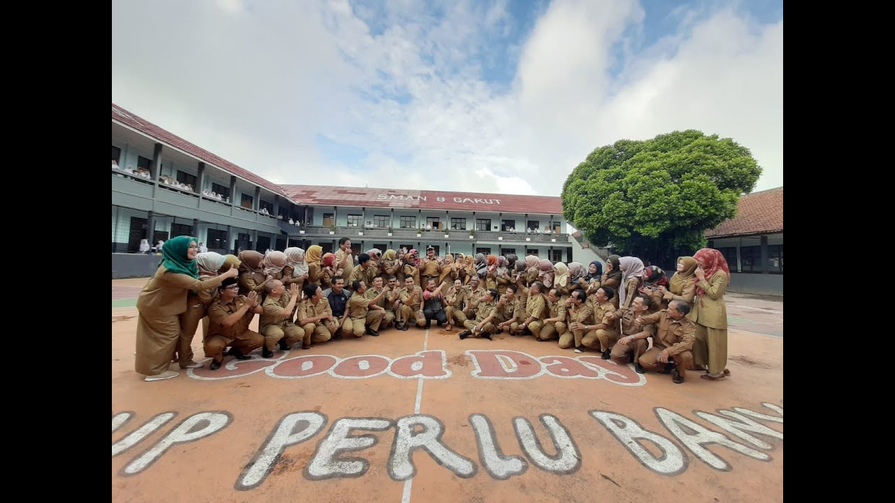 PROFILE SMA NEGERI 8 GARUT (PELAKSANA SEKOLAH PENGGERAK) TAHUN PELAJARAN 2023-2024