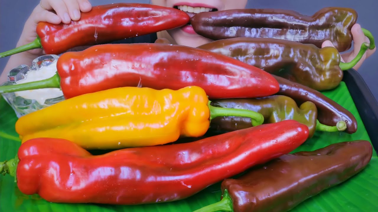 ASMR ỚT SOCOLA VÀ ỚT TRÁI CÂY - EATING GIANT SWEET PEPPER EATING SOUNDS | LINH-ASMR