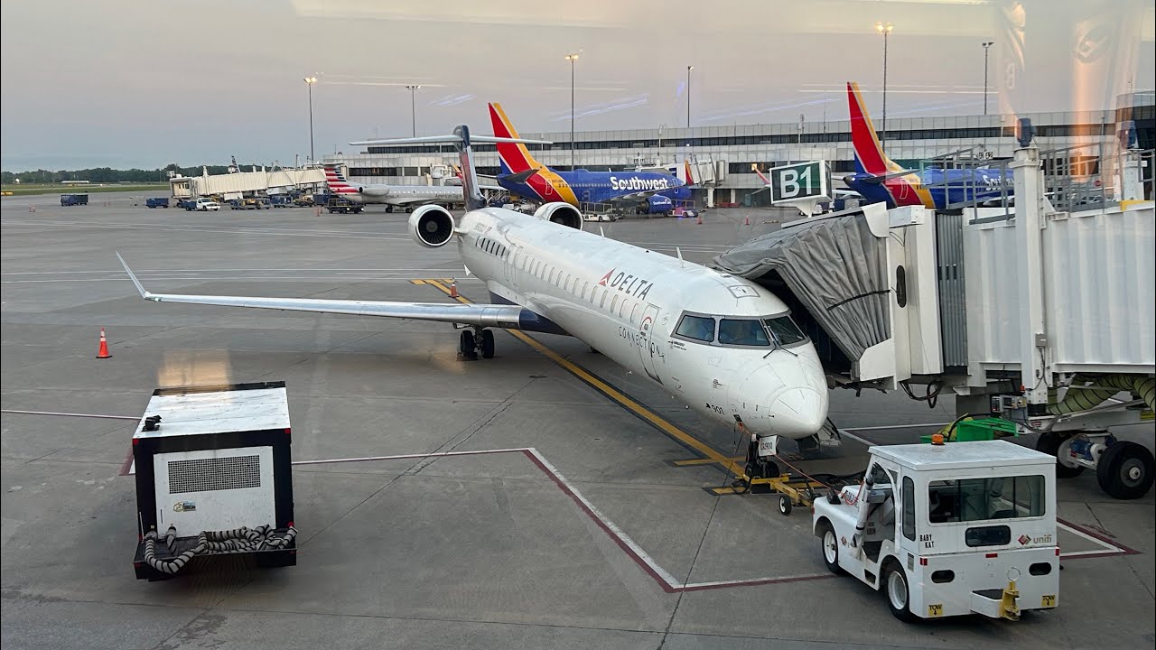 Full Flight: Delta Airlines Bombardier CRJ900 - DL 5167 From Rochester NY To Detroit (ROC - DTW)