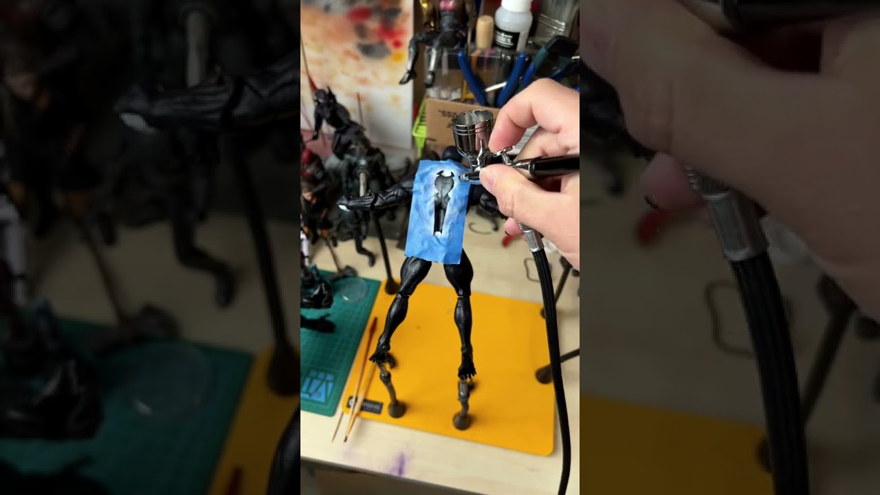 Updates to the Marvel Legends Movie Venom Painting the Back Symbol