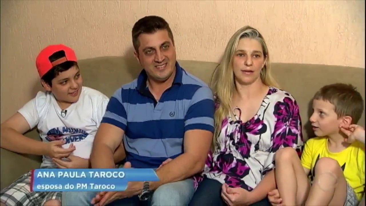 Mesmo ferido, policial salva amigos após acidente grave e se torna herói