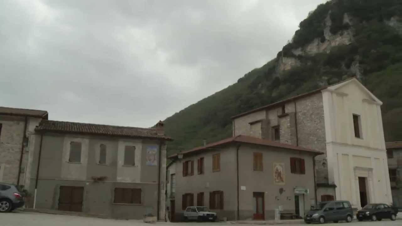 Village of Greccio, Italy/Pueblo de Greccio, Italia