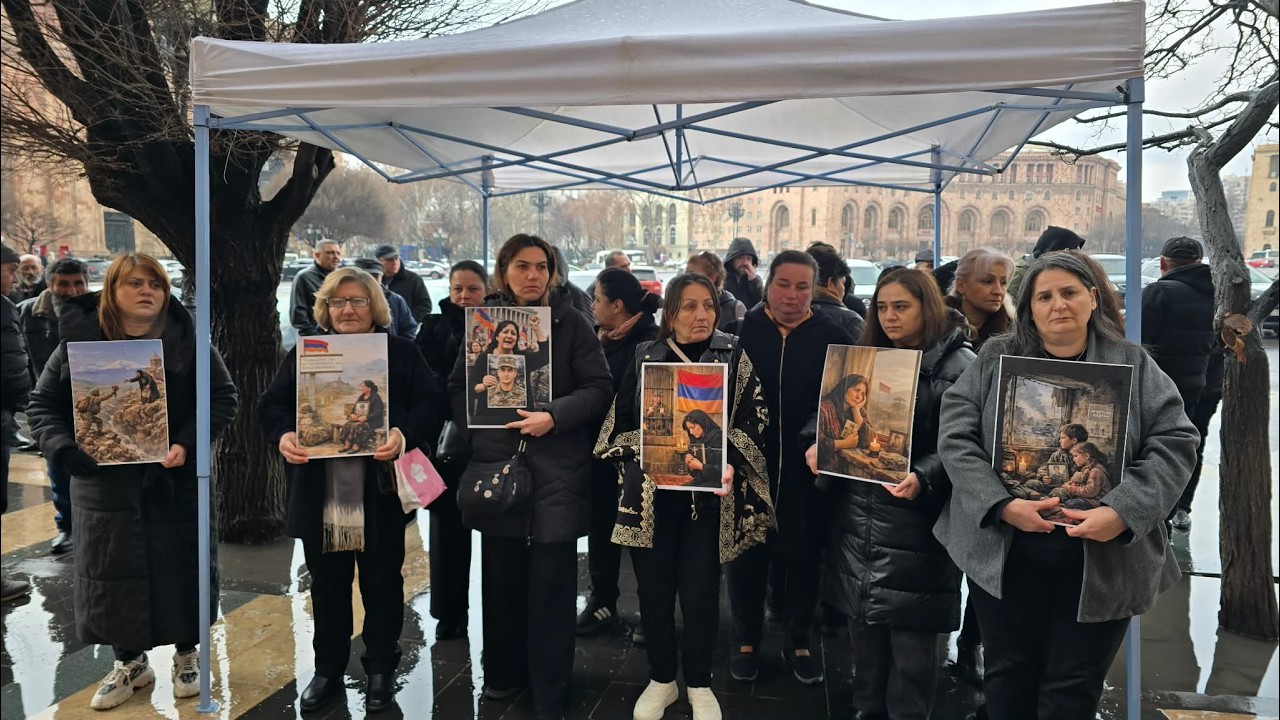 Իմ տղայի ծաղիկն եմ ուզում, իմ բալային եմ ուզում. անհետ կորածների մայրերի ակցիան` Մարտի 8-ին
