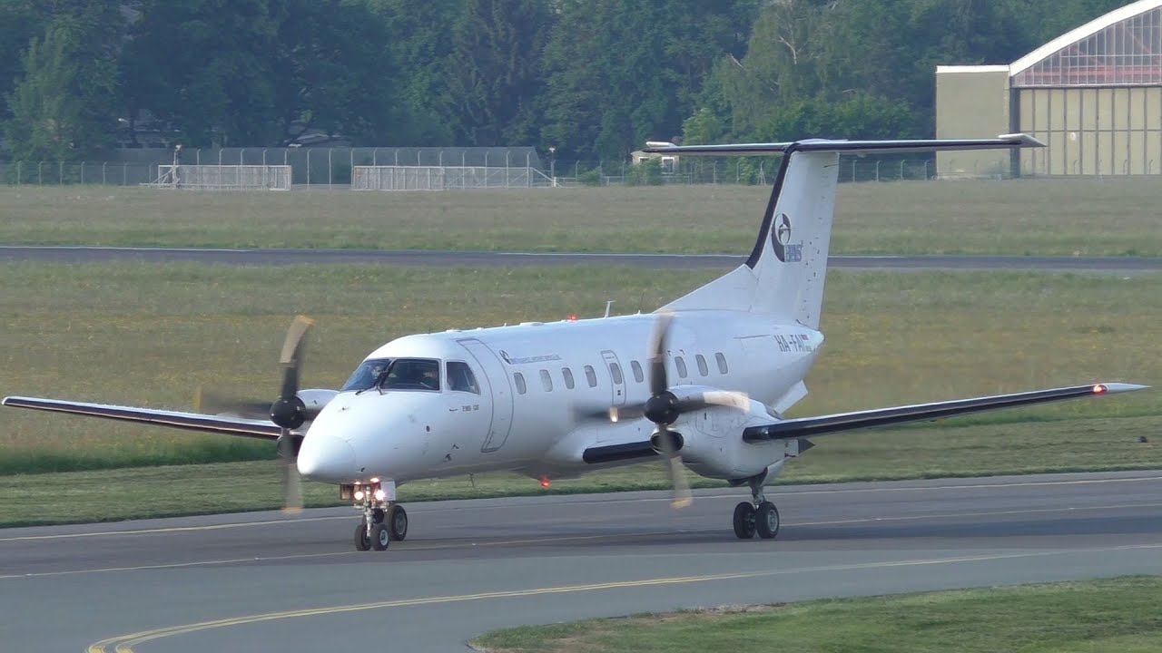 Budapest Air Service Embraer 120 Brasilia landing at Graz Airport | HA-FAI