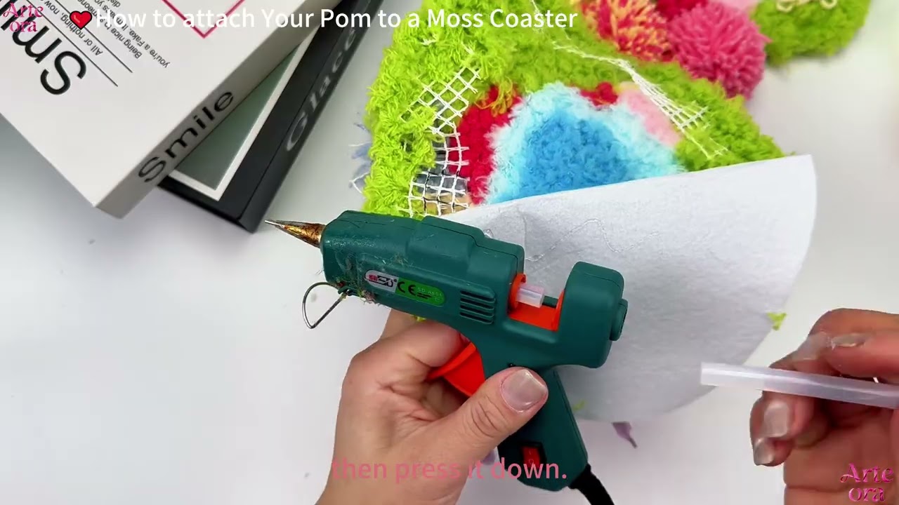 part8、How to attach Your Pom to a Moss Coaster