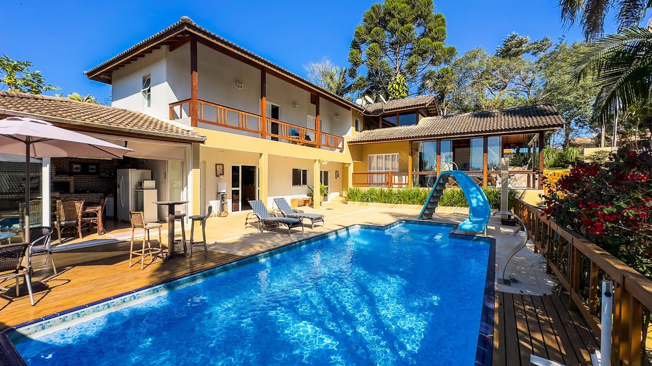 Espetacular Chácara em Ibiúna-SP: Casa Sede com 3 Suítes, SPA, Sauna e Mais!