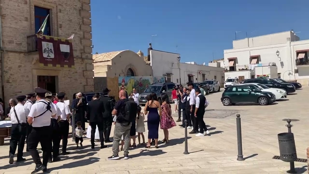 Bernalda, matrimonio con la Banda in corteo