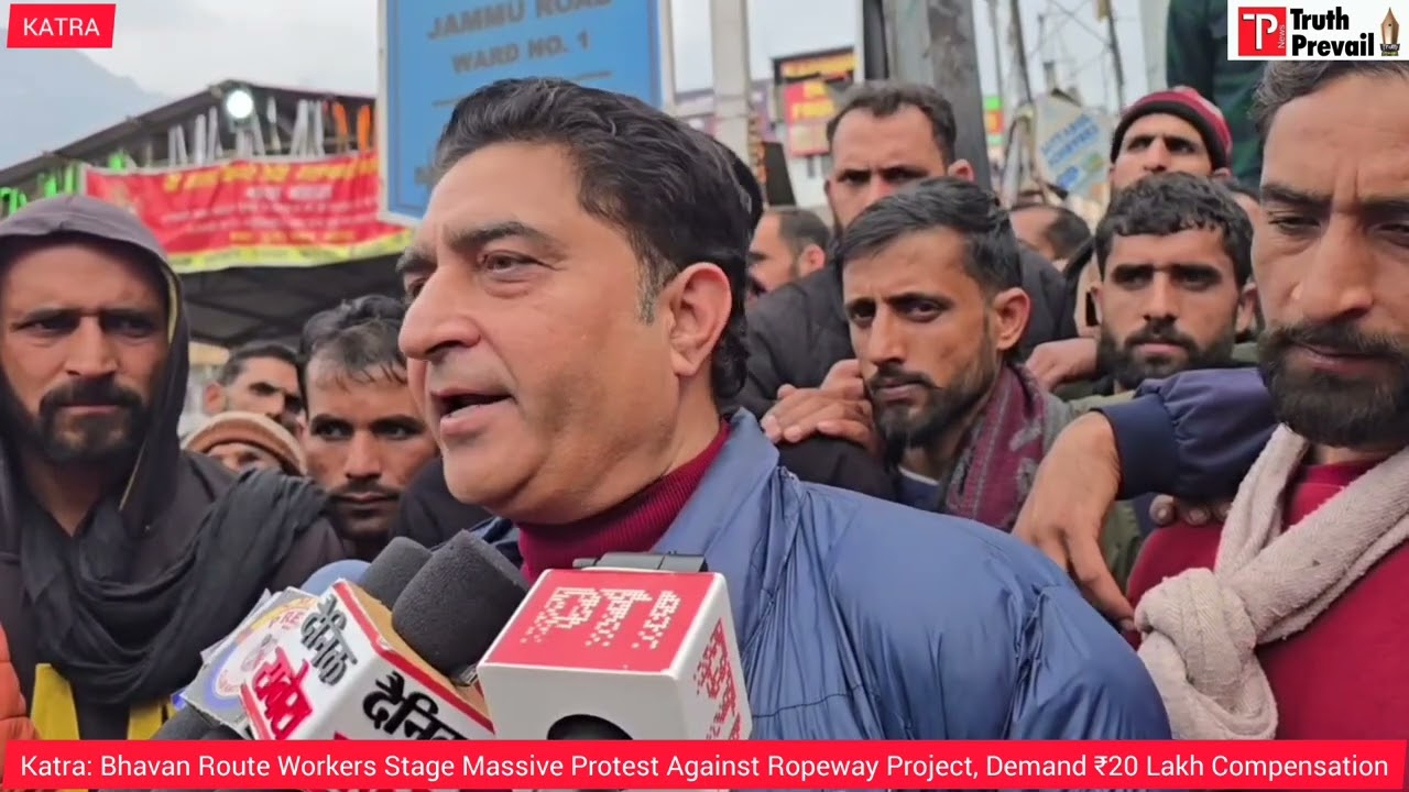 Bhavan Route Workers Stage Massive Protest Against Ropeway Project, Demand ₹20 Lakh Compensation