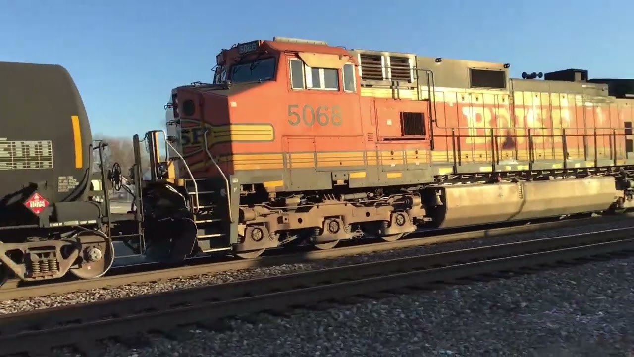 Thanksgiving Weekend Railfanning Part 3 BNSF Mendota sub Mendota, IL 11 25 23