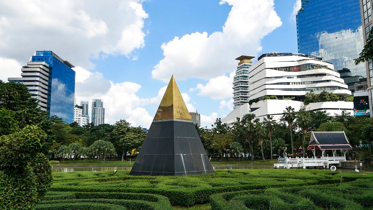 Benchasiri Park - Bangkok Sukhumvit