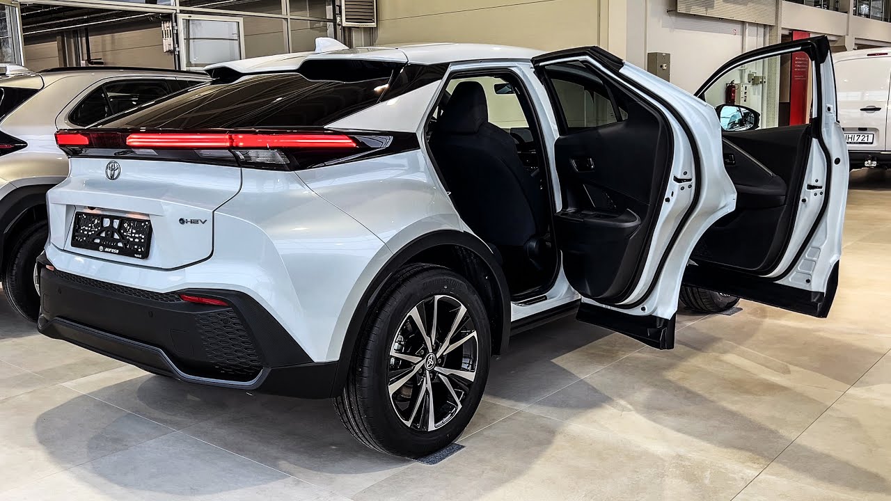 TOYOTA C-HR 2025 - INTERIOR AND EXTERIOR WALKAROUND 4K