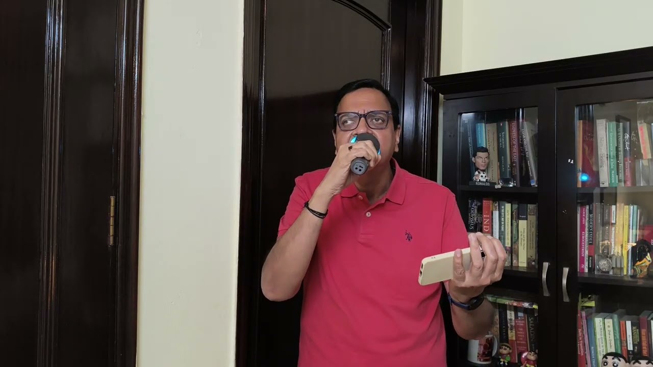 Door rah kar na karo baat 