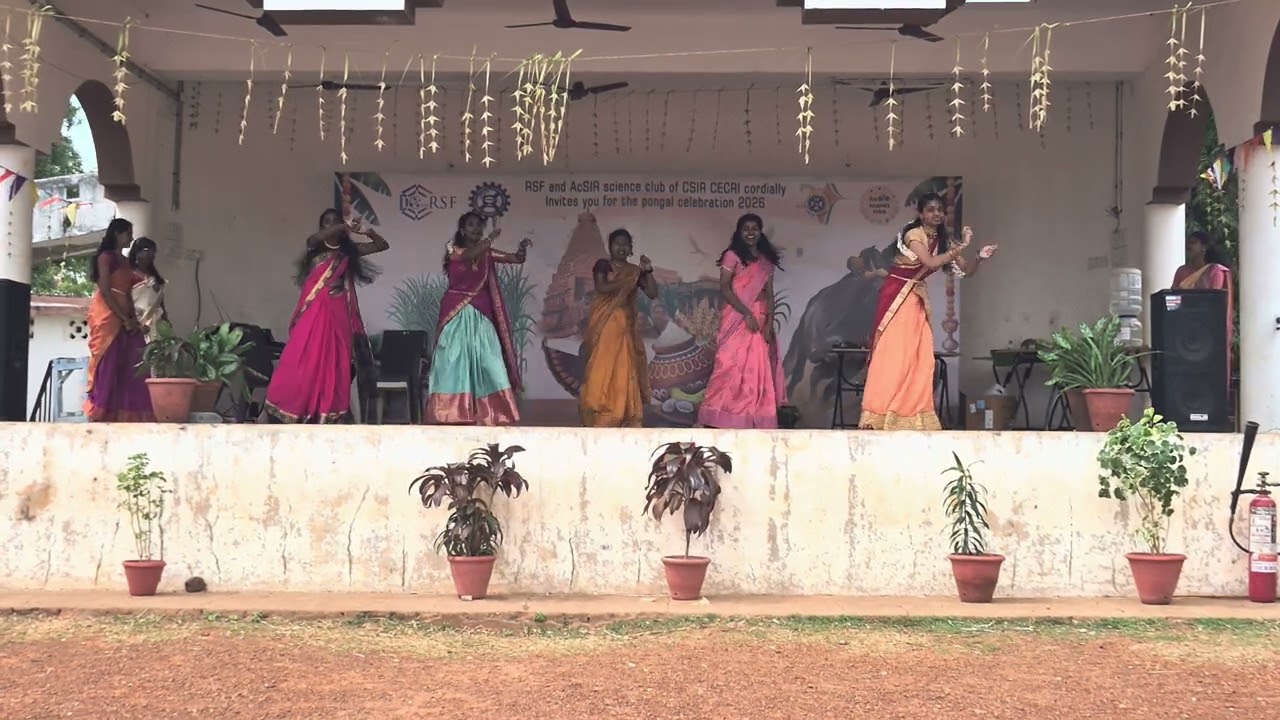 Pongal Danceeehhh 🥳🥳💃💃🔥| Dance Performance - Girls 💥 #dancevideo #girlsdance  #collegelife