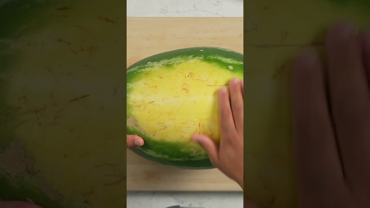 How to pick the perfect watermelon 🍉 #fruit #watermelon #problemsolved
