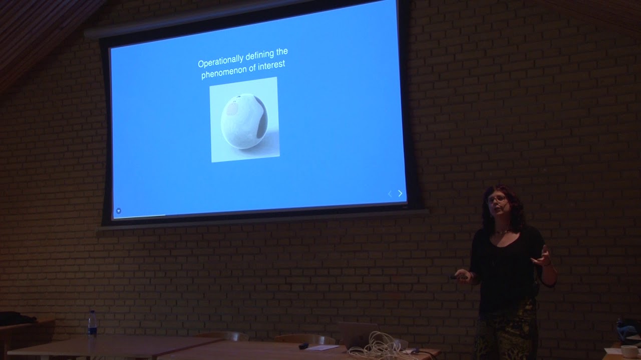 Danielle Navarro: Science, statistics and the problem of 