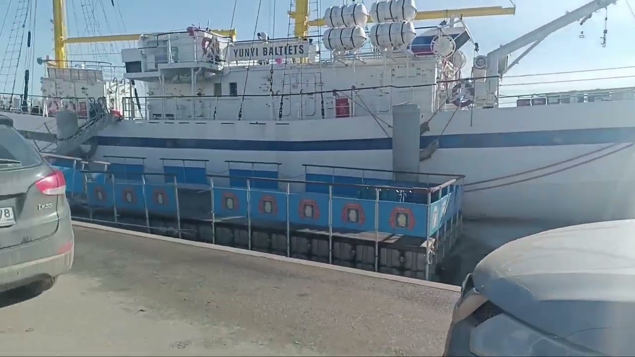 Питер... Весна... Нева... 