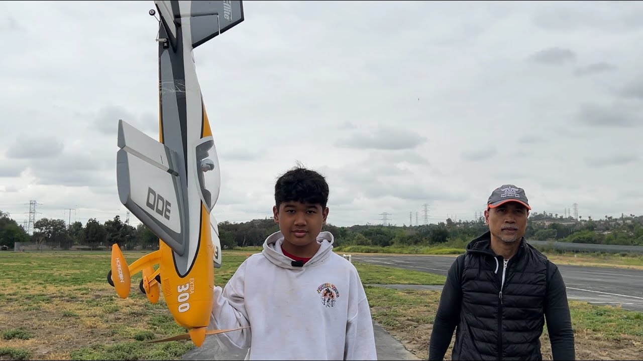 E-FLITE EXTRA 300 - PURE ADRENALINE ON 3S AND 4S!