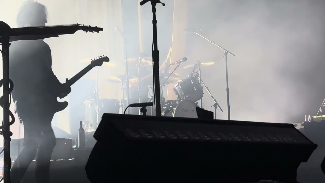 Queens of the Stone Age - No One Knows/A Song for the Dead (Boston, MA 6-11-25)