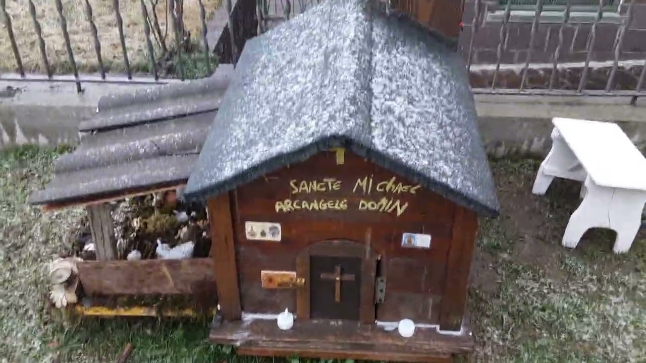 Il campanile alla vigilia del santo Natale.
