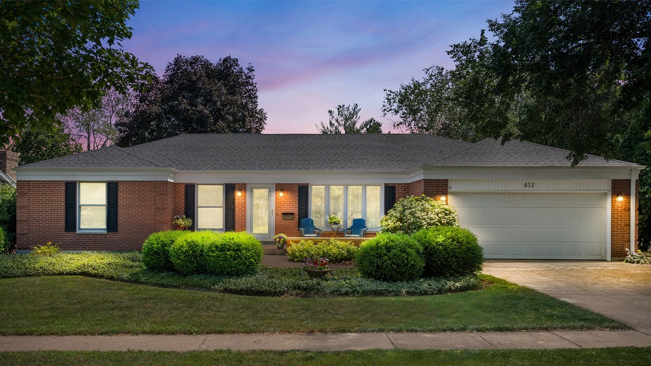 Cinematic house tour for 612 Parkside Dr, Sycamore, IL