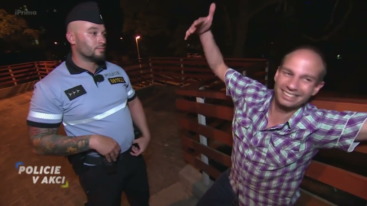 Policie v akci - zpěváček