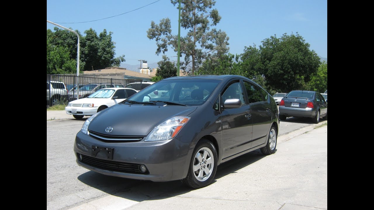 How to Replace Rear Hatch Struts on Gen 2 (2004-2009) Toyota Prius