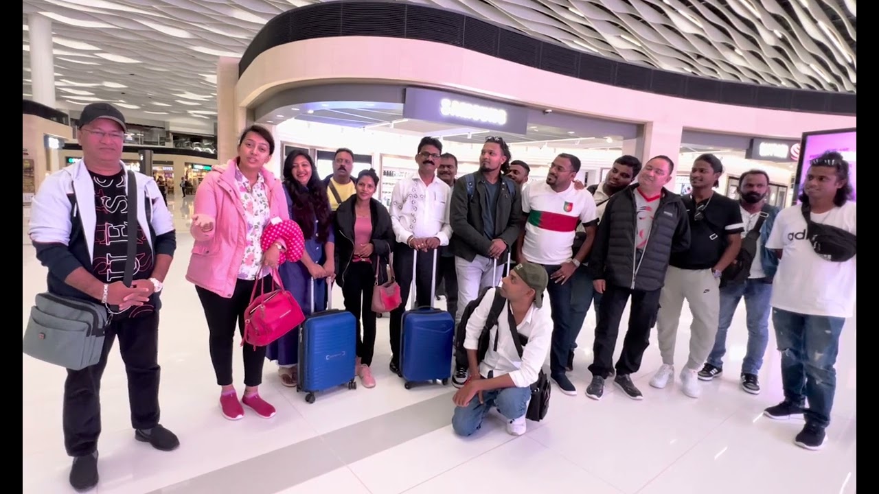 Reached Bahrain Airport 🇧🇭 Mhoji Khori Maim Team coming to London