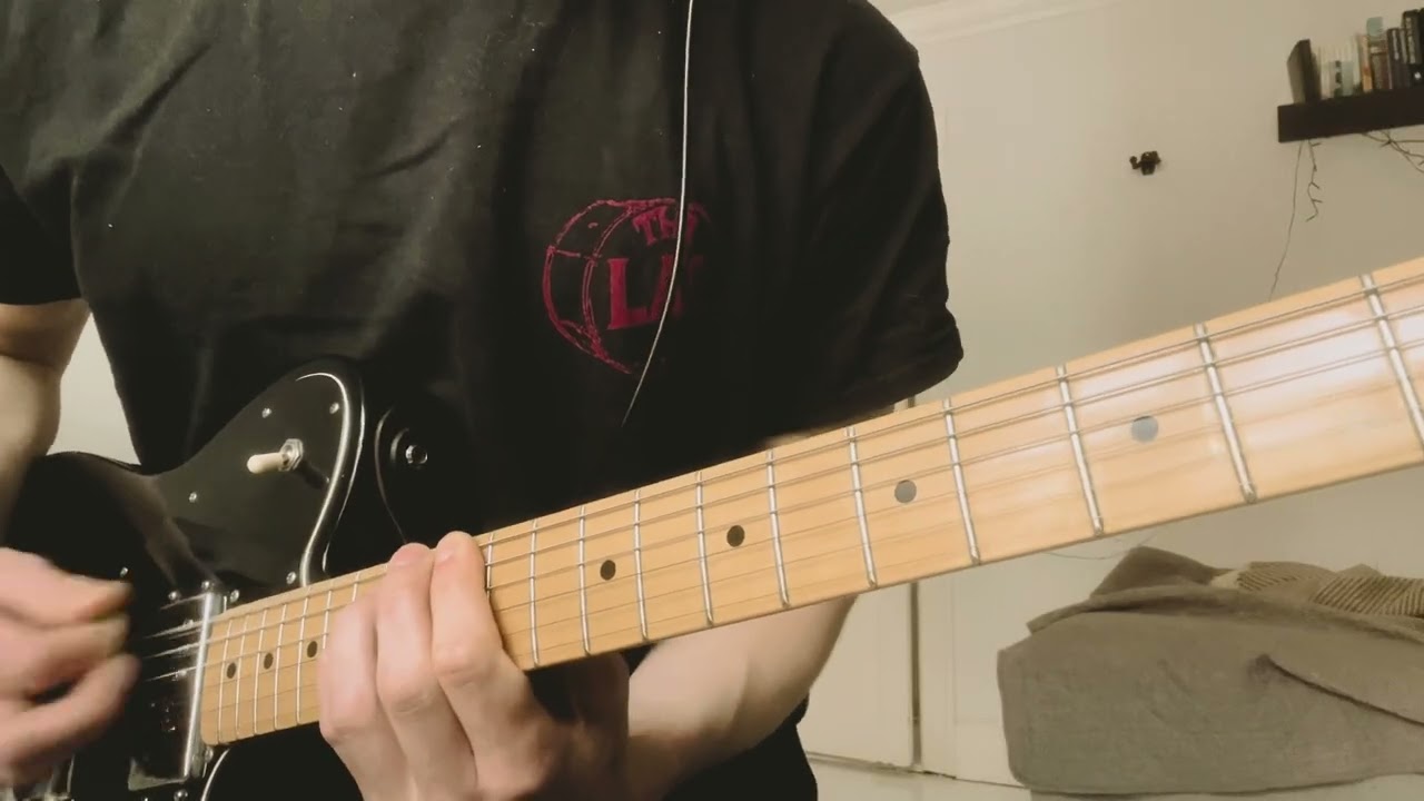 Queens Of The Stone Age - Little Sister (guitar cover)