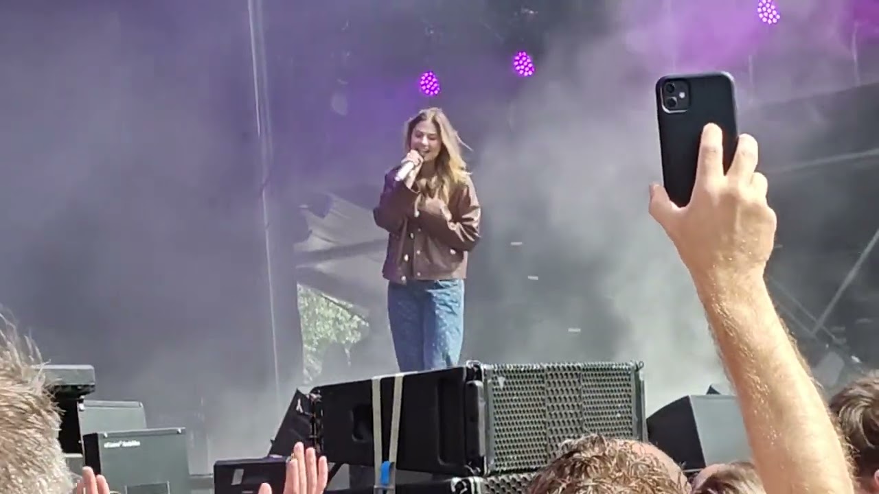 Roxy Dekker - Industry Plant (Live @ ASM Festival)