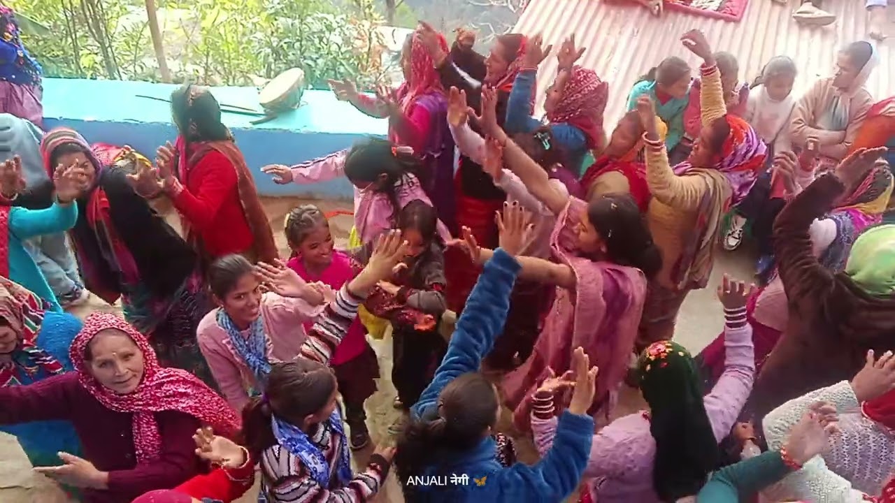 #phadi #dance😁#enjoy #chamoli gharhwal🥳💗