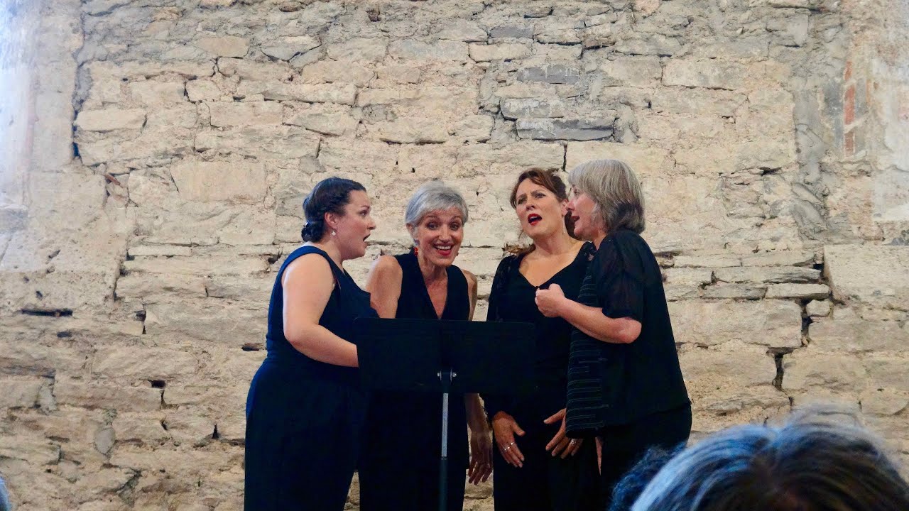 MADAMICELLA -Polyphonies Corses au féminin- 