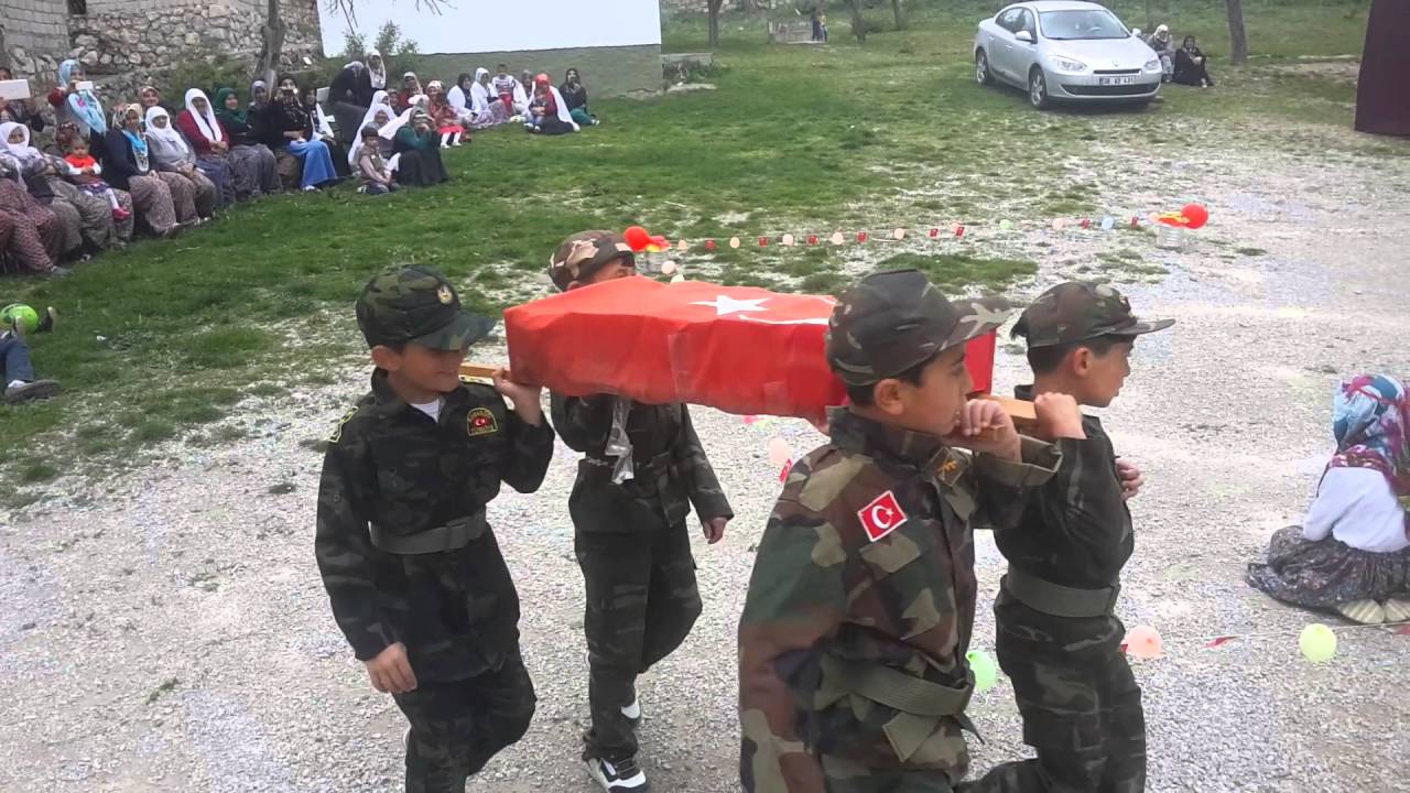 Salur ilkokulu Çanakkale Oyunu