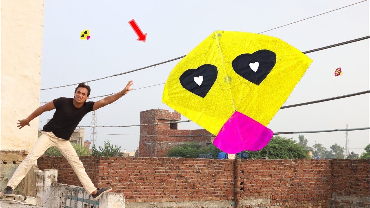 Kite Flying & Balloon Fight With Gudda Kite